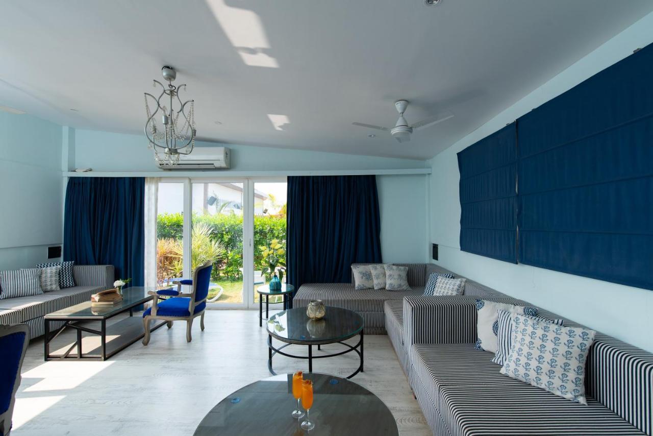 Living Room Beach Resort Morjim Exterior photo